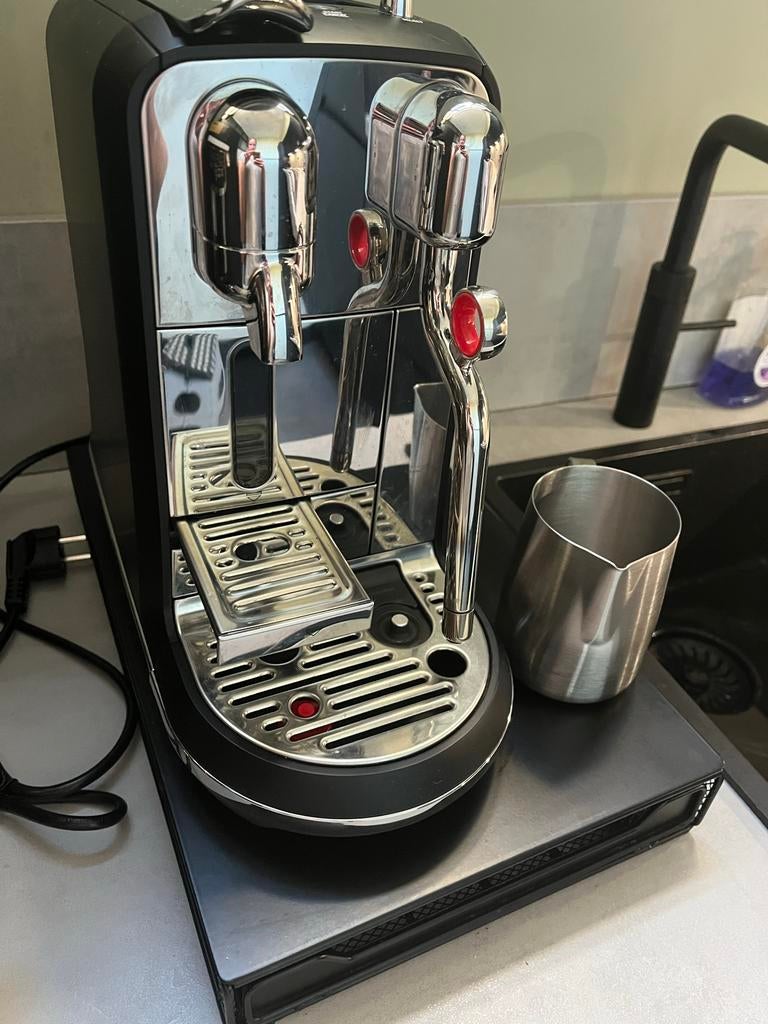 Nespresso De'Longhi Lattissima One EN500.B - Zwart, Witgoed en Apparatuur, Koffiezetapparaten, Ophalen, Zo goed als nieuw, Combi