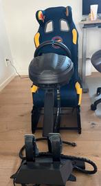 Redbull playseat met Thrustmaster racestuur,  Pedalen defect, Ophalen, 1 speler, Racen en Vliegen, Vanaf 3 jaar