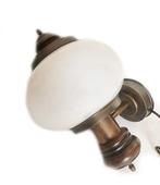 Wandlamp antiek wand lamp koper, hout glas bol olie lamp kap, Antiek en Kunst, Antiek | Lampen, Ophalen of Verzenden