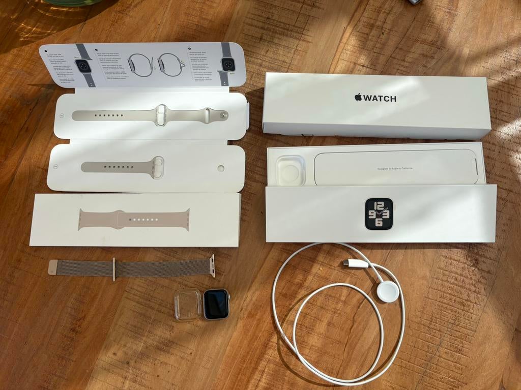 Apple watch SE (2nd Gen) 40mm Star Alu Star SP GSP, Sieraden, Tassen en Uiterlijk, Smartwatches, Ophalen, Wit, IOS, Zo goed als nieuw