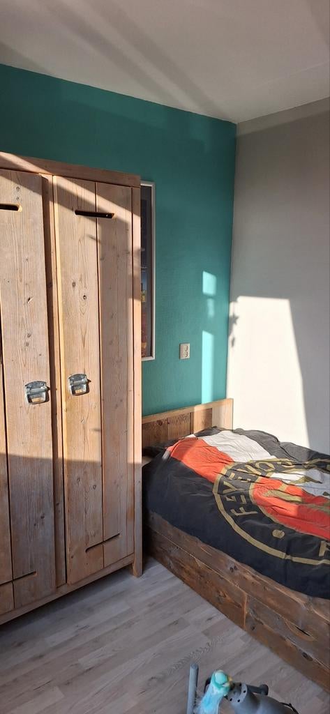 Bed en kast van steigerhout, Ophalen, Gebruikt, Eenpersoons