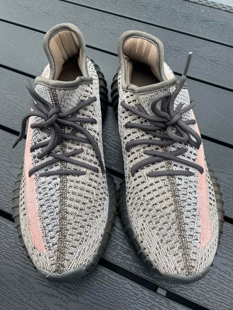 Yeezy adidas, Kleding | Dames, Schoenen, Ophalen of Verzenden, Gedragen, Grijs, Sneakers of Gympen