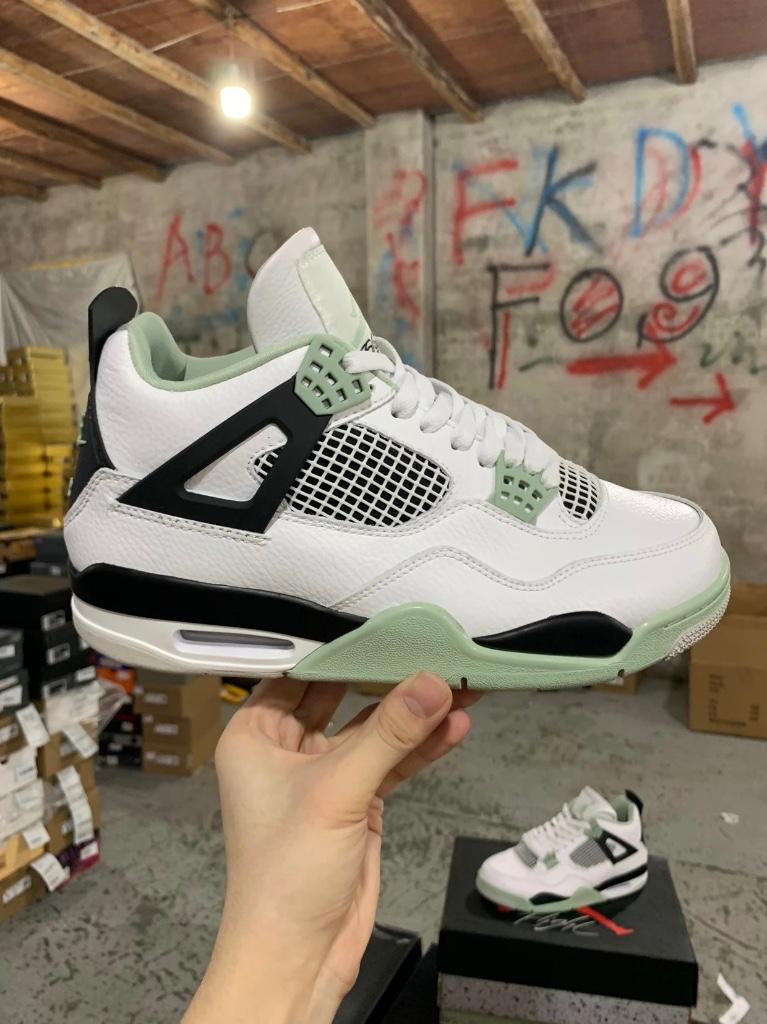 Air Jordan 4 White Cement | Maat 41, Kleding | Heren, Schoenen, Overige kleuren, Overige typen, Nieuw, Ophalen of Verzenden