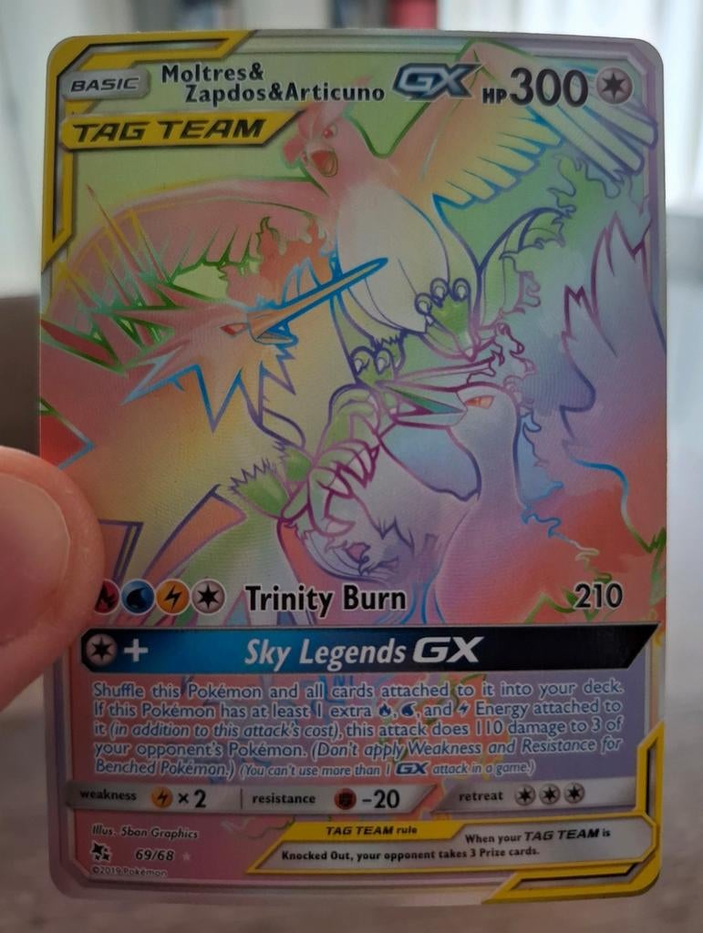 Moltres & Zapdos & Articuno 69/68 GX Hidden Fates, Ophalen of Verzenden, Zo goed als nieuw, Losse kaart, Foil