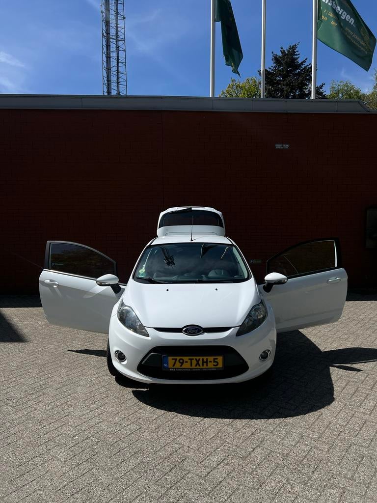 Ford Fiësta - APK 05-2027 - 1.6TDCI 2012- top onderhouden, Auto's, Voorwielaandrijving, Euro 5, 96 €/maand, Wit
