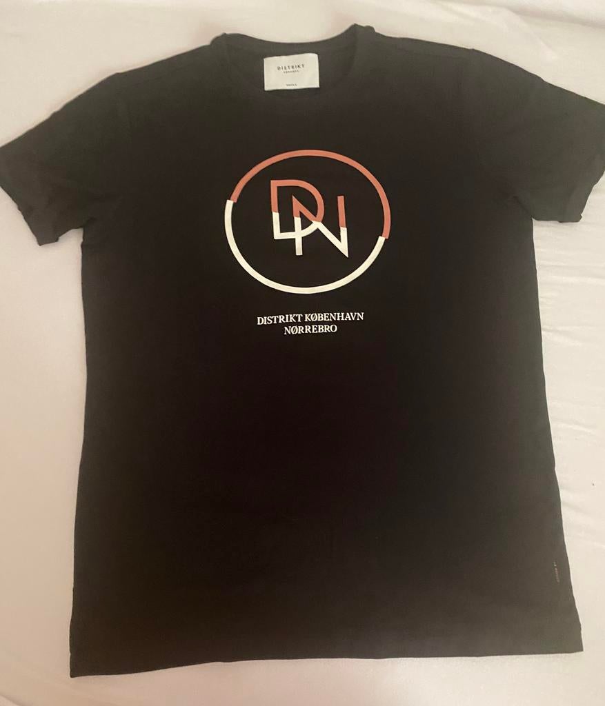 Shirt Distrikt S, Ophalen of Verzenden, Zo goed als nieuw, Maat 46 (S) of kleiner, Zwart