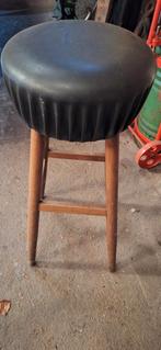 Bar kruk, Ophalen, Hout