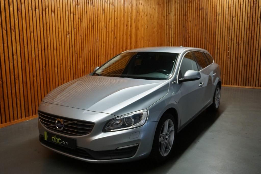 Volvo V60 2.4 D5 AWD TWIN ENGINE MOMENTUM AUTOMAAT, Auto's, Volvo, Automaat, Huisgarantie, Met garantie (alle), Startonderbreker