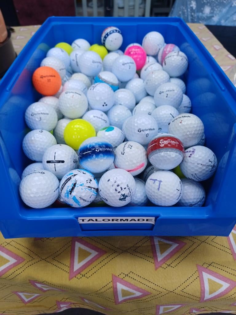 Taylor Made lake balls mix zie beschrijving., Sport en Fitness, Ophalen of Verzenden, Zo goed als nieuw, Bal(len)