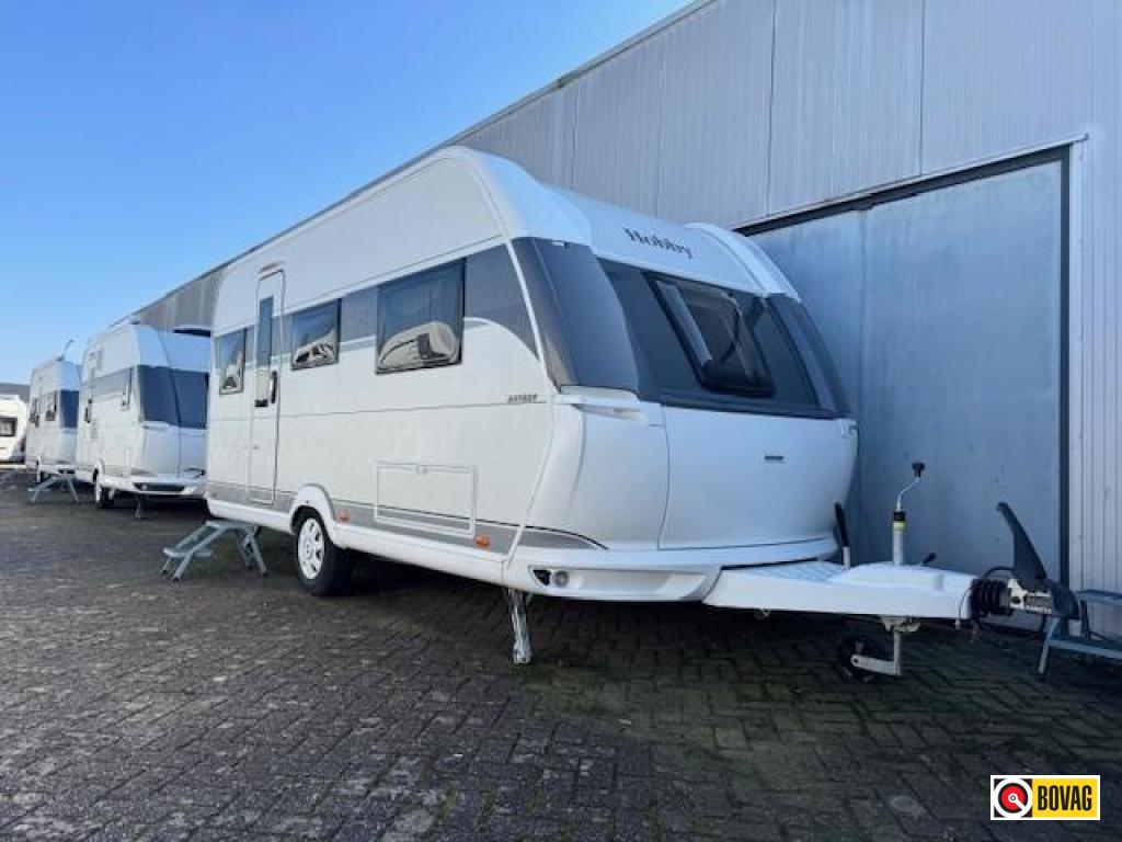 Hobby On Tour 460 DL 2024/2025 Bedverbreding 1500 kg, Caravans en Kamperen, Caravans, Schokbreker, Standaardzit, Hobby, Bedrijf