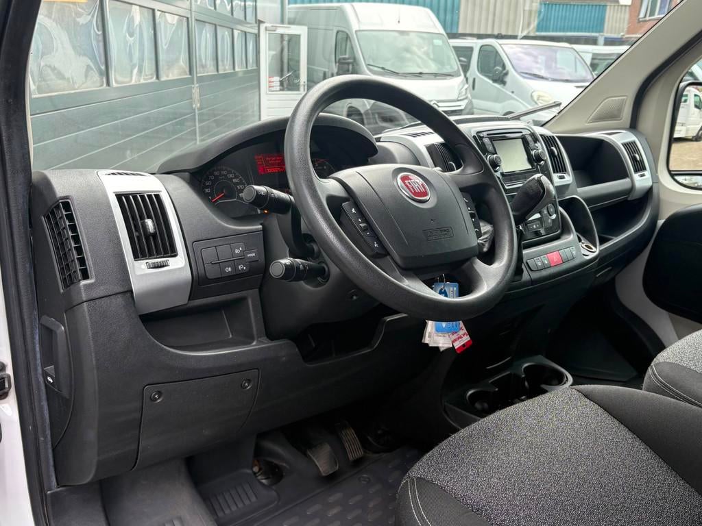 Fiat Ducato 35 2.3MJ 131pk Autom. L3H2 Navi Camera Clima Cru, Auto's, Stof, Euro 6, 2500 kg, Wit