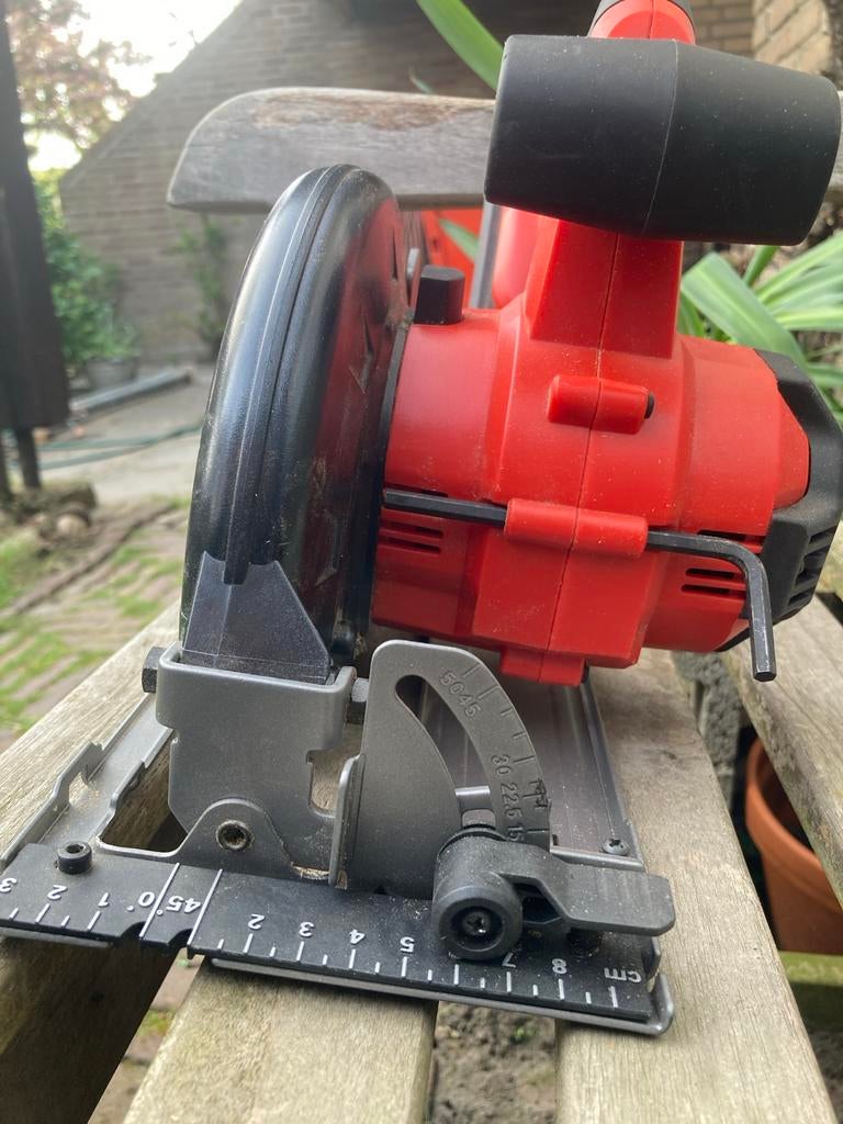 Ferm AX serie accu handcirkelzaag, Gebruikt, Cirkelzaag, Ophalen of Verzenden, 30 tot 70 mm