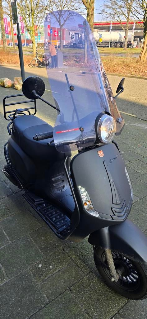 Sorini special met 2x helm en slot. 1500km. Met begrenzer., Zo goed als nieuw, Benzine, Ophalen, Overige merken