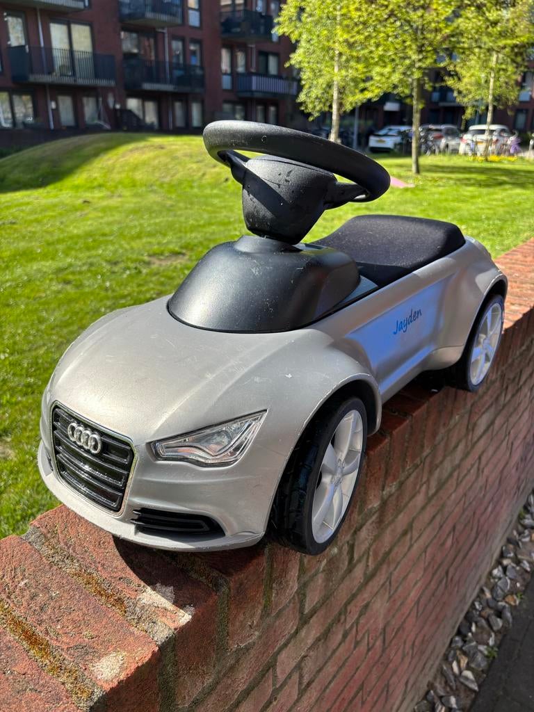 Grijze Audi loopauto met lichte beschadigingen, Kinderen en Baby's, Speelgoed | Buiten | Voertuigen en Loopfietsen, Gebruikt, Loopvoertuig