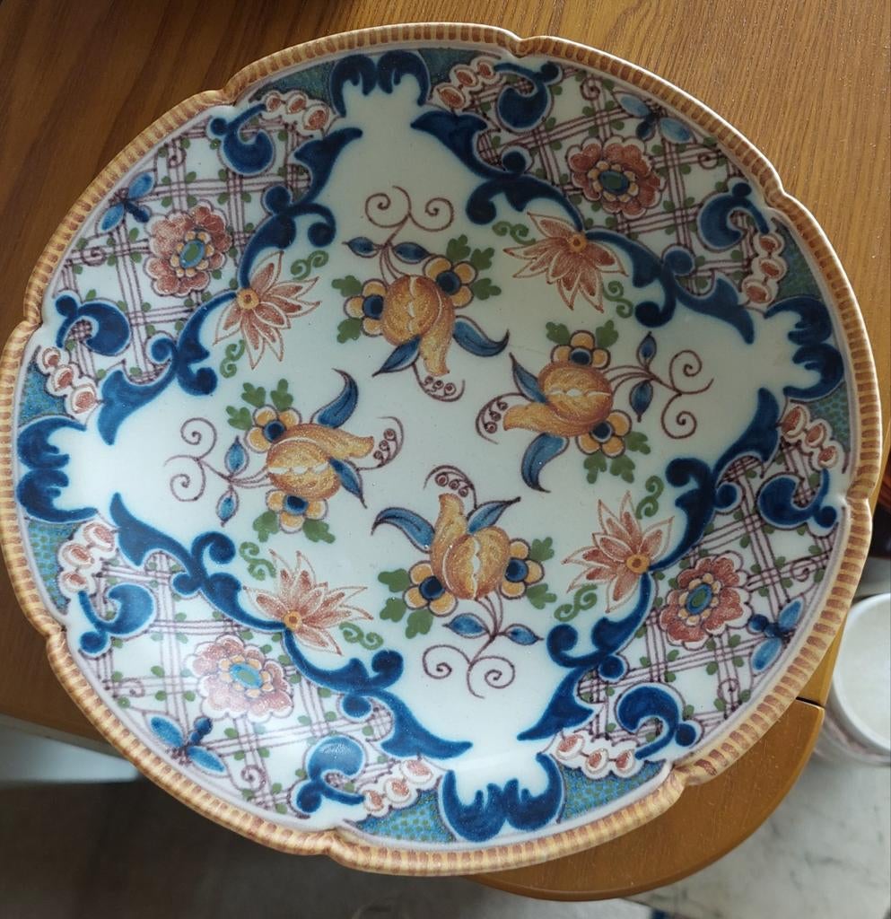 Gedecoreerd bord Makkum, Antiek en Kunst, Antiek | Wandborden en Tegels, Ophalen of Verzenden