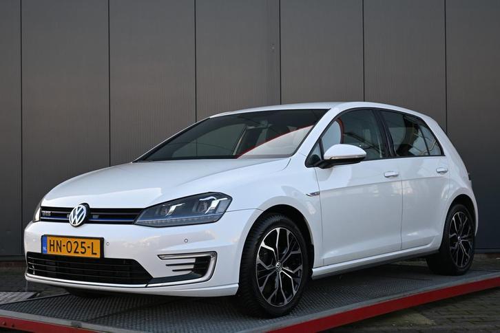 Volkswagen Golf 1.4 TSI GTE leer carplay (bj 2015), Auto's, Volkswagen, Bedrijf, Te koop, Golf, ABS, Airbags, Airconditioning