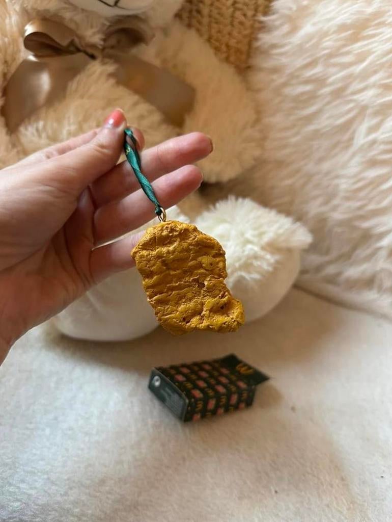 Nieuw in verpakking: kip nugget kerstbal van McDonalds 2025, Ophalen of Verzenden, Nieuw