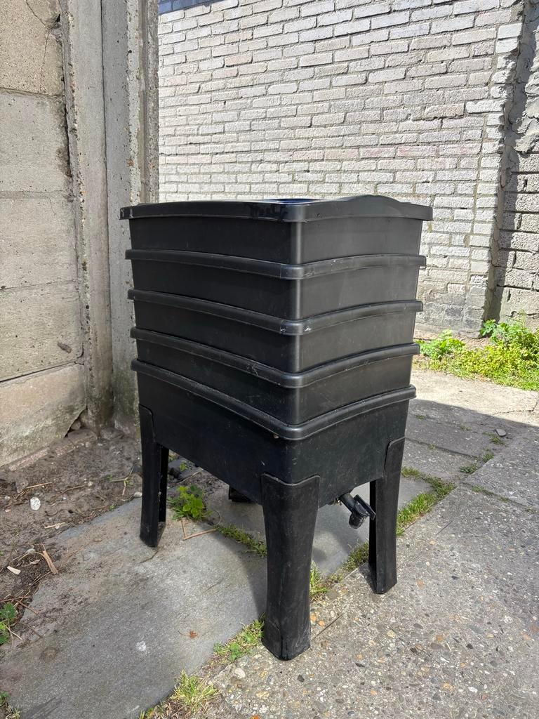 Wormenhotel / Wormenbak / wormencomposter, Ophalen, Gebruikt, Overige typen