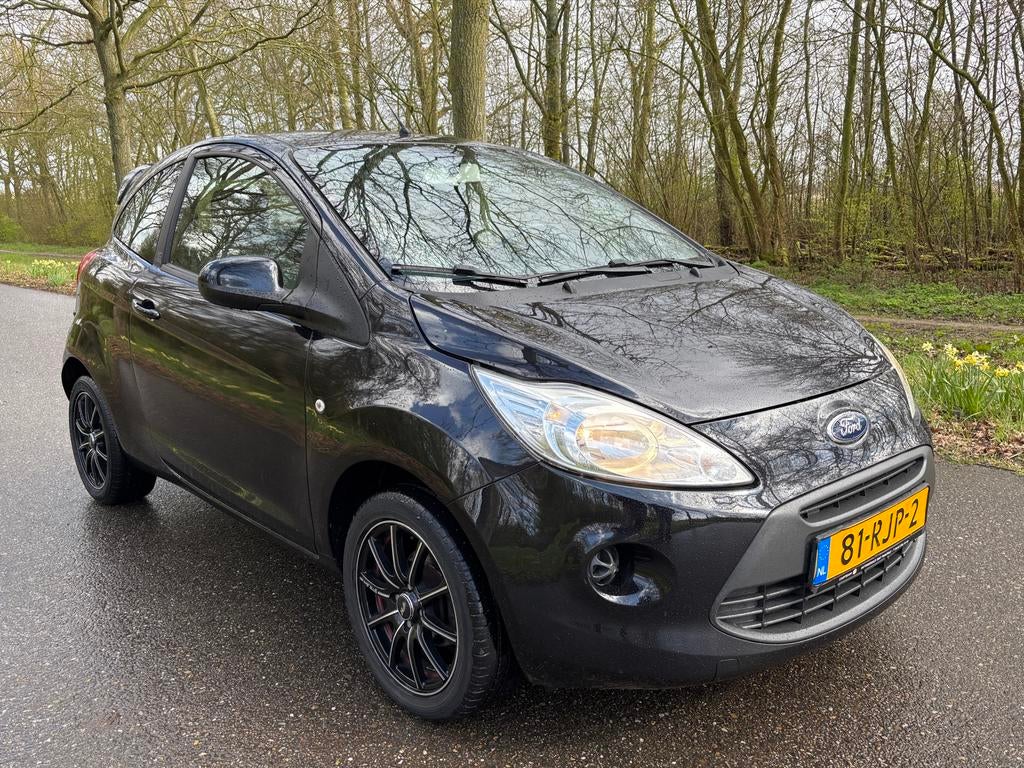 Ford Ka uit 2011, Auto's, Ford, Stof, Ka, Handgeschakeld, Grijs