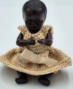 Schildkröt popje 10 Strampelchen donkere huid poppenhuis, Verzamelen, Ophalen of Verzenden, Zo goed als nieuw, Pop