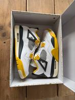 Jordan 4 Retro Lightning - Maat 40, Ophalen of Verzenden, Zo goed als nieuw, Wit, Sneakers of Gympen