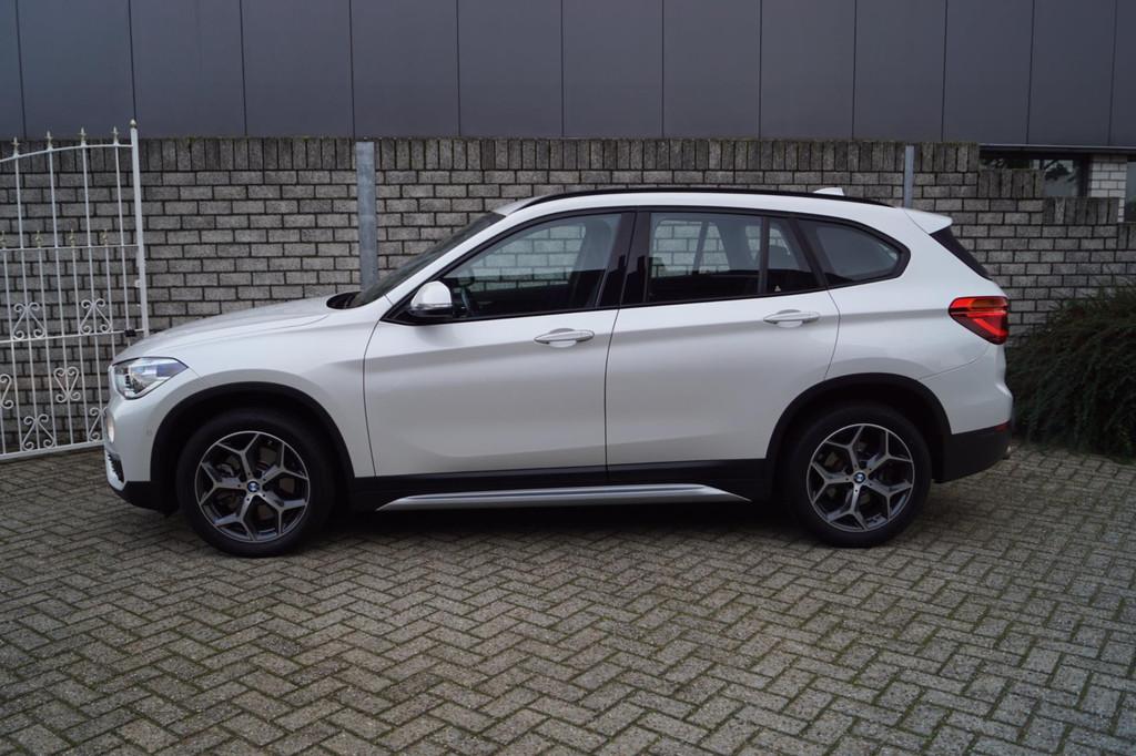 BMW X1 SDrive20i High Executive 192PK Autom Leder Stoelverw, 1998 cc, Wit, Bedrijf, SUV of Terreinwagen