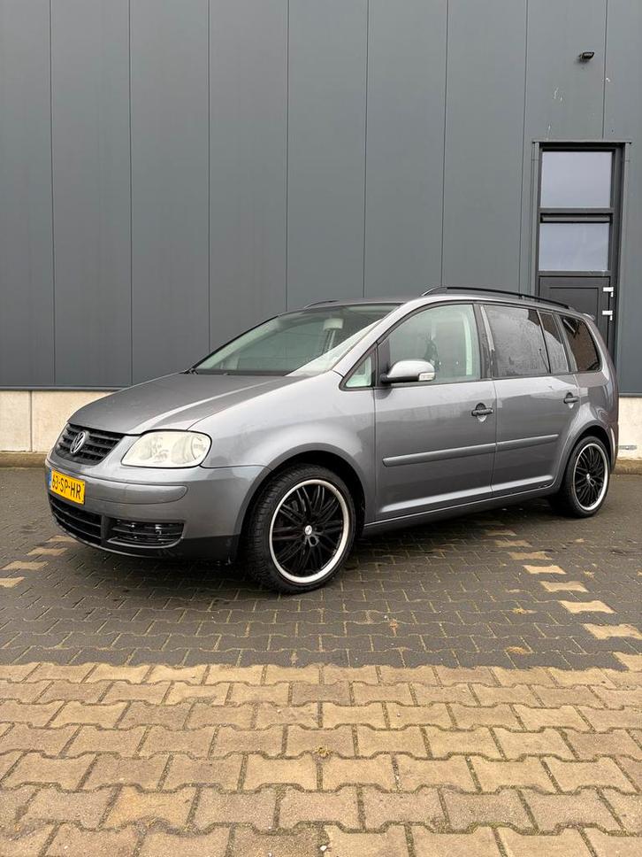 Volkswagen Touran 1.6 met stelling, Auto's, Volkswagen, Particulier, Touran, Trekhaak, Benzine, D, MPV, Handgeschakeld, Origineel Nederlands