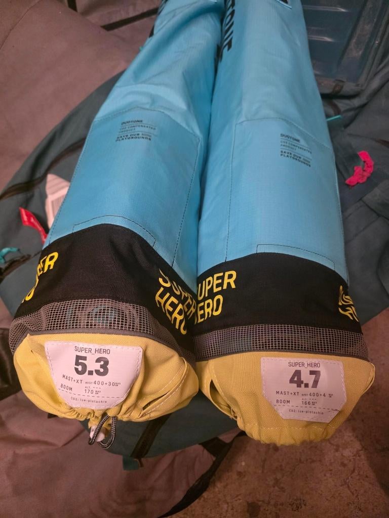 DUOTONE SuperHero 4.7 & 5.3 NIEW, Watersport en Boten, Windsurfen, Ophalen of Verzenden, Zeil