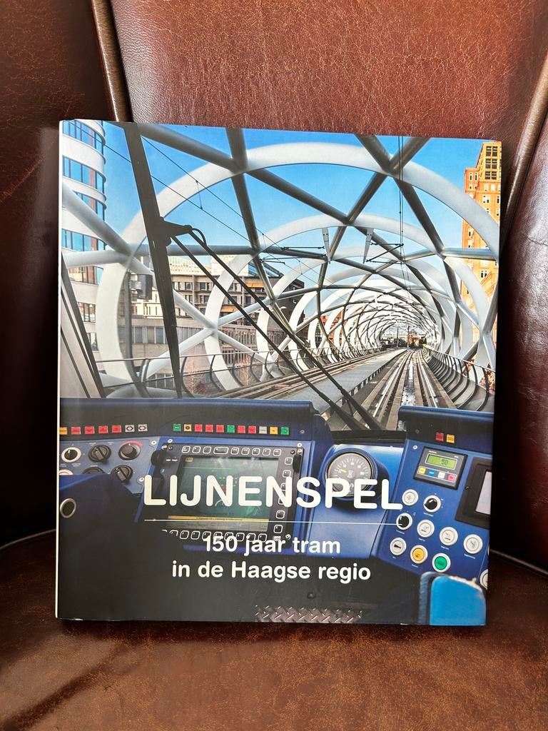 Lijnenspel – 150 jaar tram in de Haagse regio (HTM boek), Boeken, Ophalen of Verzenden, Zo goed als nieuw