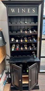 Zwart houten wijnkast met opbergruimte, Gebruikt, 15 tot 25 flessen, Ophalen of Verzenden, 75 cm of meer