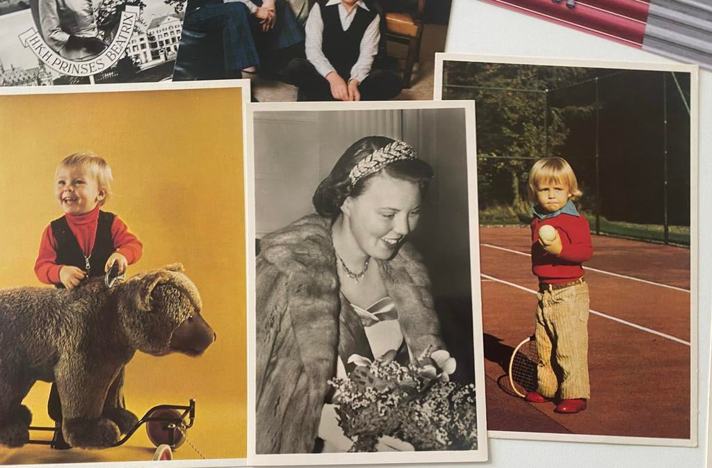 Ansichtkaarten Koninklijk Huis: Beatrix, Alexander, Juliana, Ophalen of Verzenden, Gebruikt, Nederland, Kaart, Foto of Prent