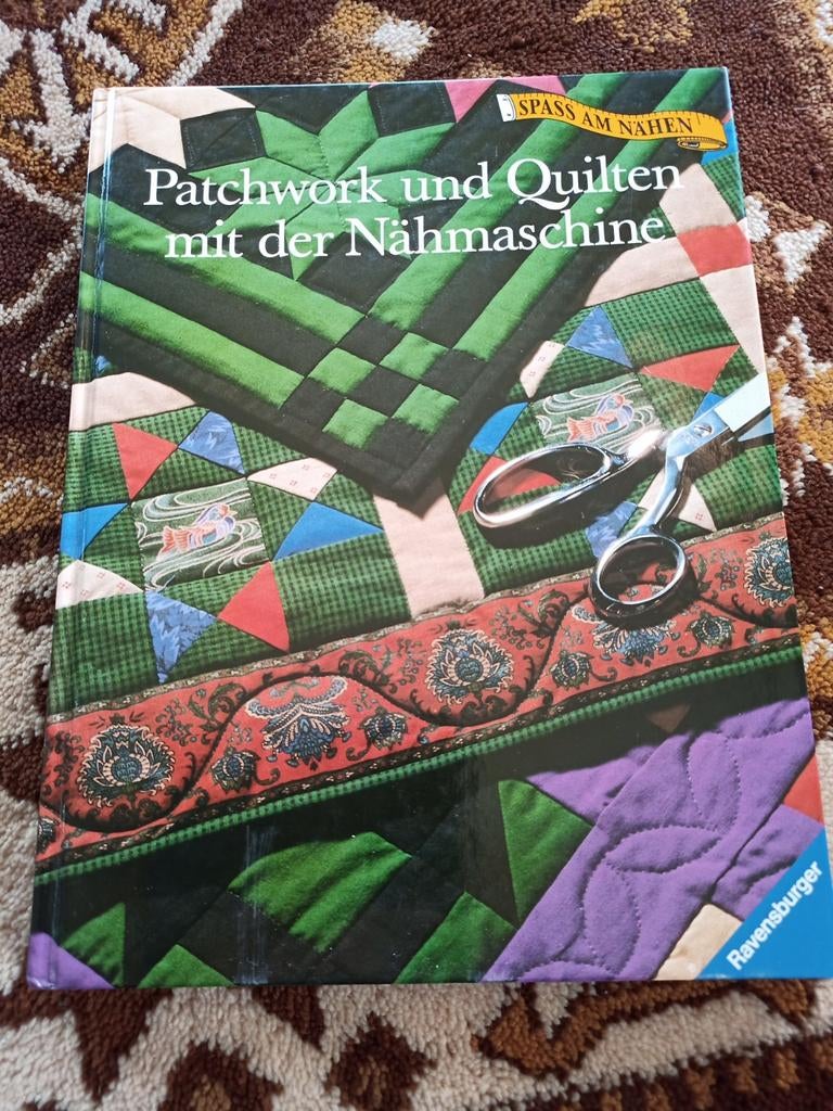 Patchwork und quilten mit der nahmaschie., Boeken, Ophalen of Verzenden, Zo goed als nieuw, Borduren en Naaien