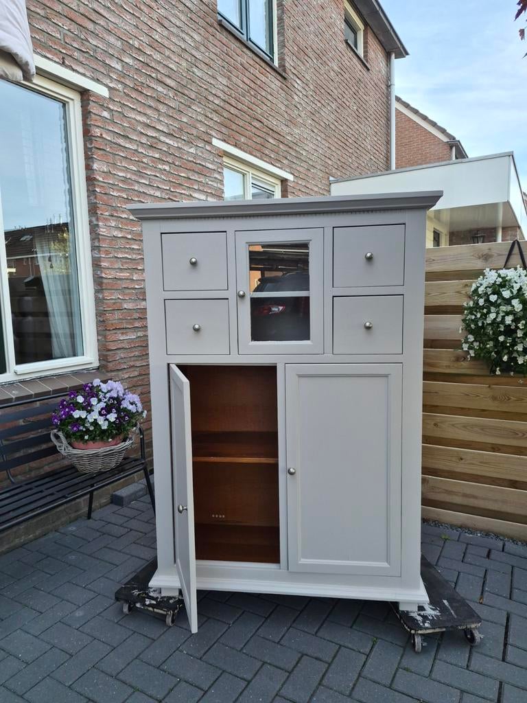 Kast met lades, Ophalen, Zo goed als nieuw