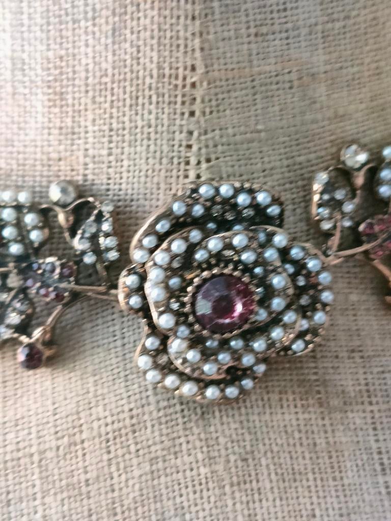 Prachtig collier met steentjes en pareltjes, Ophalen of Verzenden, Zo goed als nieuw, Overige materialen