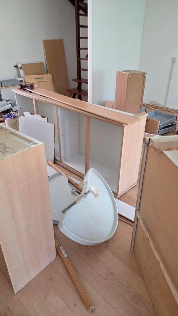 Gratis gedemonteerde keukenonderdelen, Ophalen, Gebruikt, Crème