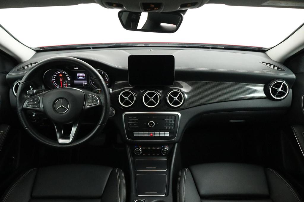 Mercedes-Benz GLA-klasse 200 Premium Plus AMG-Line (Dealer o, Auto's, Gebruikt, Bedrijf, 1335 kg, SUV of Terreinwagen