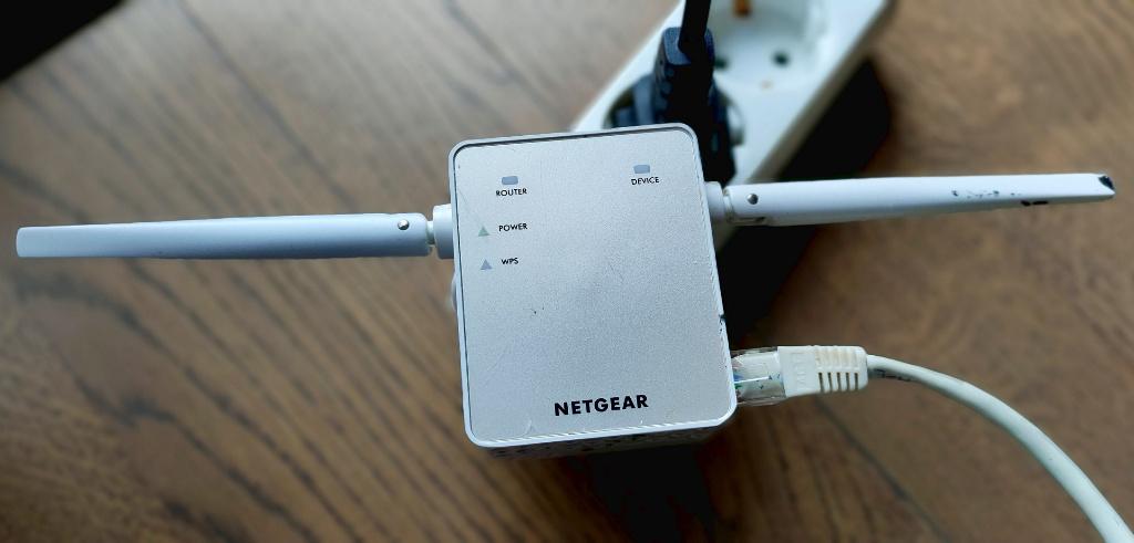 Wifi Extender - Netgear EX6120 - AC1200 Wifi Range Extender, Computers en Software, WiFi-versterkers, Ophalen of Verzenden