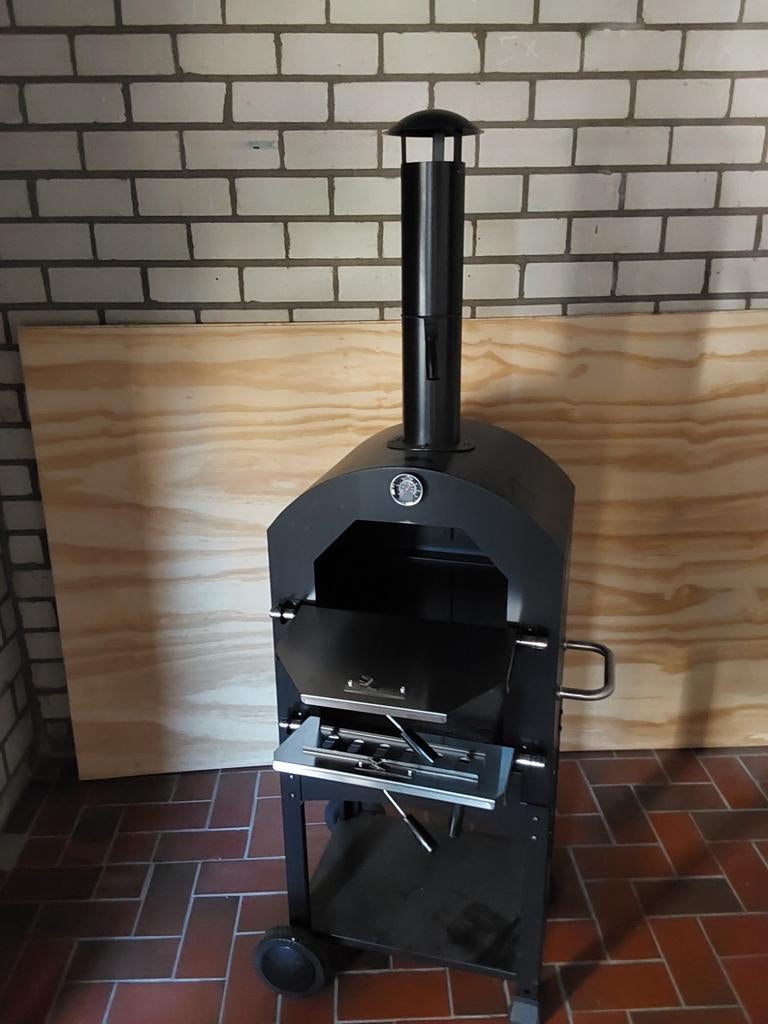 Pizza -barbecue , merk bavaria, Ophalen, Nieuw