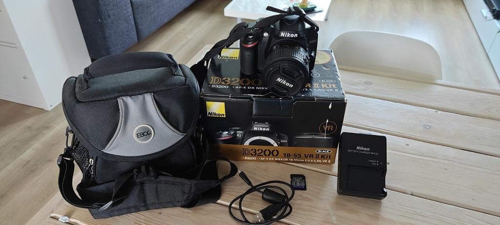Nikon D3200 Spiegelreflexcamera met 18-55mm lens, Audio, Tv en Foto, Fotocamera's Digitaal, Ophalen, Zo goed als nieuw, Spiegelreflex