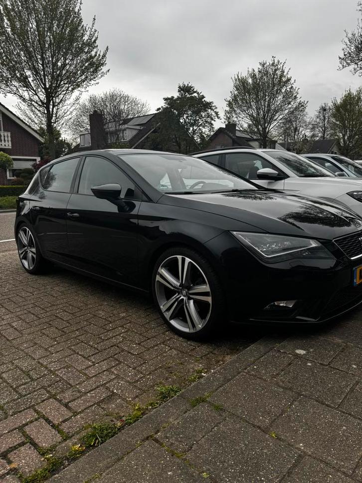 Seat Leon 1.2 TSI 77KW/105PK 2013 Zwart, Auto's, Seat, Particulier, Leon, Benzine, Euro 4, A, Hatchback, Handgeschakeld, Geïmporteerd