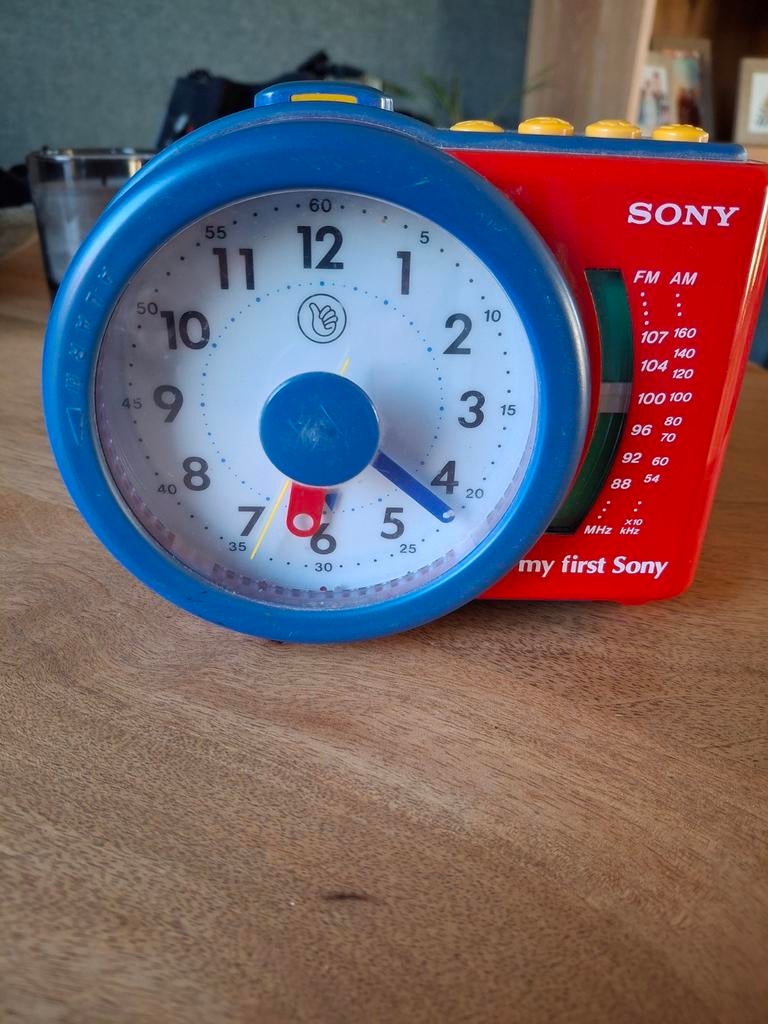 My first Sony vintage wekker radio.., Audio, Tv en Foto, Walkmans, Discmans en Minidiscspelers, Ophalen of Verzenden, Walkman