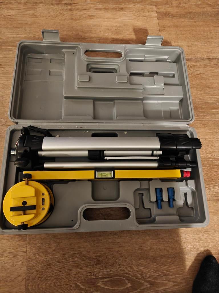 Laserwaterpas weinig gebruikt, Ophalen of Verzenden, Zo goed als nieuw, Overige meters