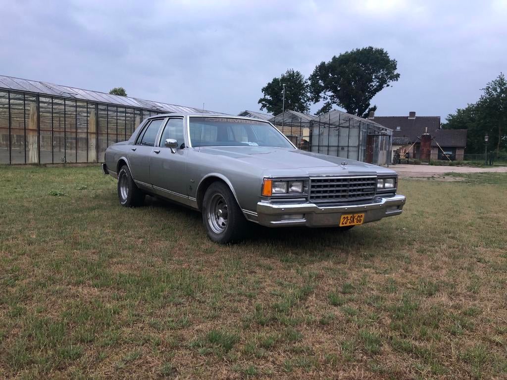 Chevrolet Caprice 5.0 Classic AUT 1981 Grijs, Auto's, Chevrolet, Bedrijf, Caprice, LPG, Sedan, Automaat, Geïmporteerd, Zilver of Grijs