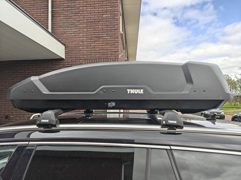 Thule dakkoffer 450L + WingBar Edge + plafond ophangsysteem, Ophalen, Zo goed als nieuw