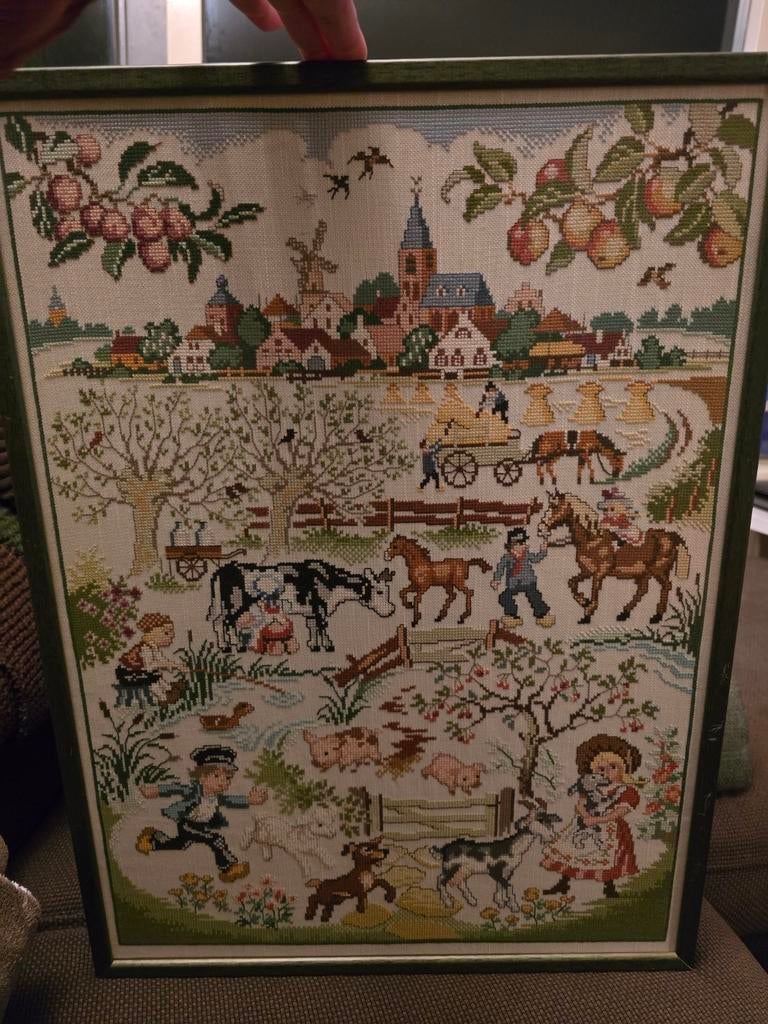 Ingelijst Borduurwerk: Hollands Landschap met Boerderij, Ophalen of Verzenden, Zo goed als nieuw, Handborduren, Overige typen
