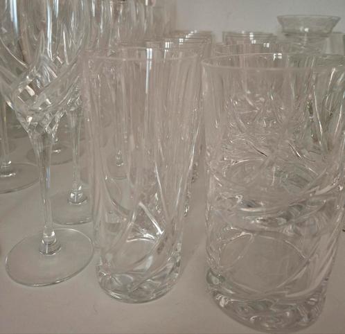 42-delig kristallen glasservies, Huis en Inrichting, Keuken | Servies, Zo goed als nieuw, Glas of Glazen, Overige stijlen, Overige materialen