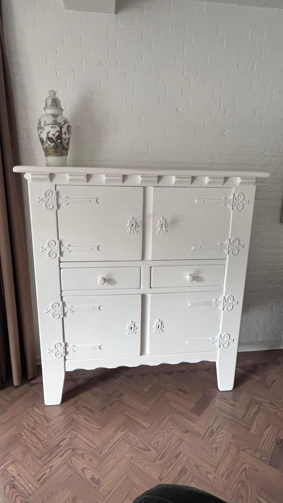 Prachtige witte antieke buffetkast, Huis en Inrichting, Kasten | Buffetkasten, Zo goed als nieuw, 150 tot 200 cm, 100 tot 150 cm