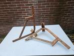 2 oude geklonken lampensteunen Hoog 42 cm Lang 50 cm, Ophalen