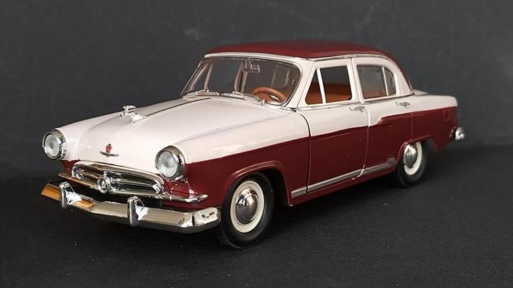 Gaz Volga m21 1:24 Yatming Road Signature Pol, Hobby en Vrije tijd, Modelauto's | 1:24, Zo goed als nieuw, Ophalen of Verzenden