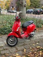 Vespa sprint 2019 geel kenteken, Fietsen en Brommers, Scooters | Vespa, Ophalen of Verzenden, Zo goed als nieuw, Benzine